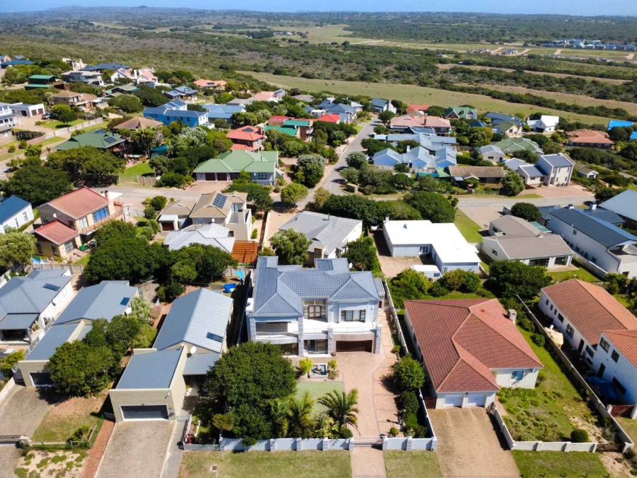 4 Bedroom Property for Sale in Stilbaai Wes Western Cape